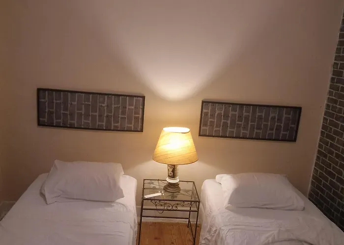 D I N مكان تخييم