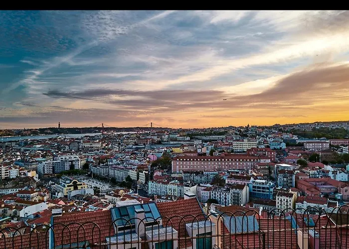 D I N مكان تخييم Lisboa